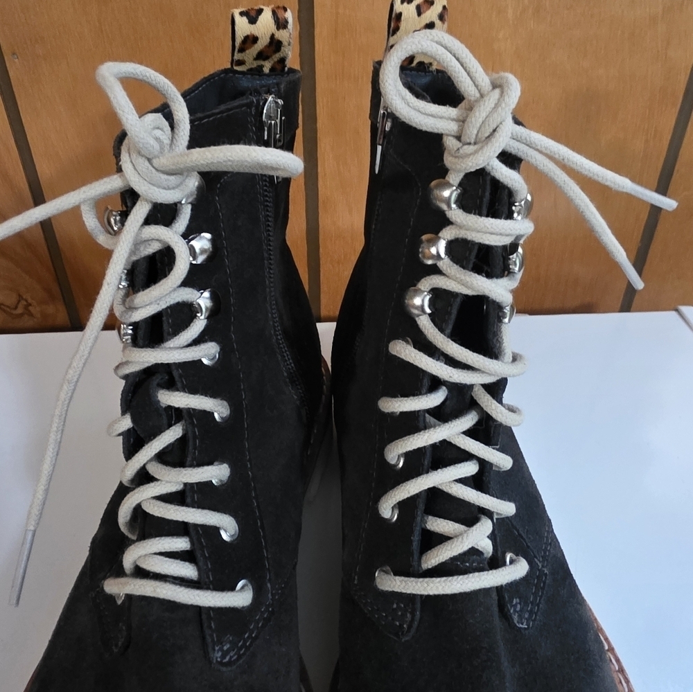 DOLCE VITA Stylish Grey Suede Ankle Boots With Leopard Print Accent Sz. 7.5 - Picture 9 of 11
